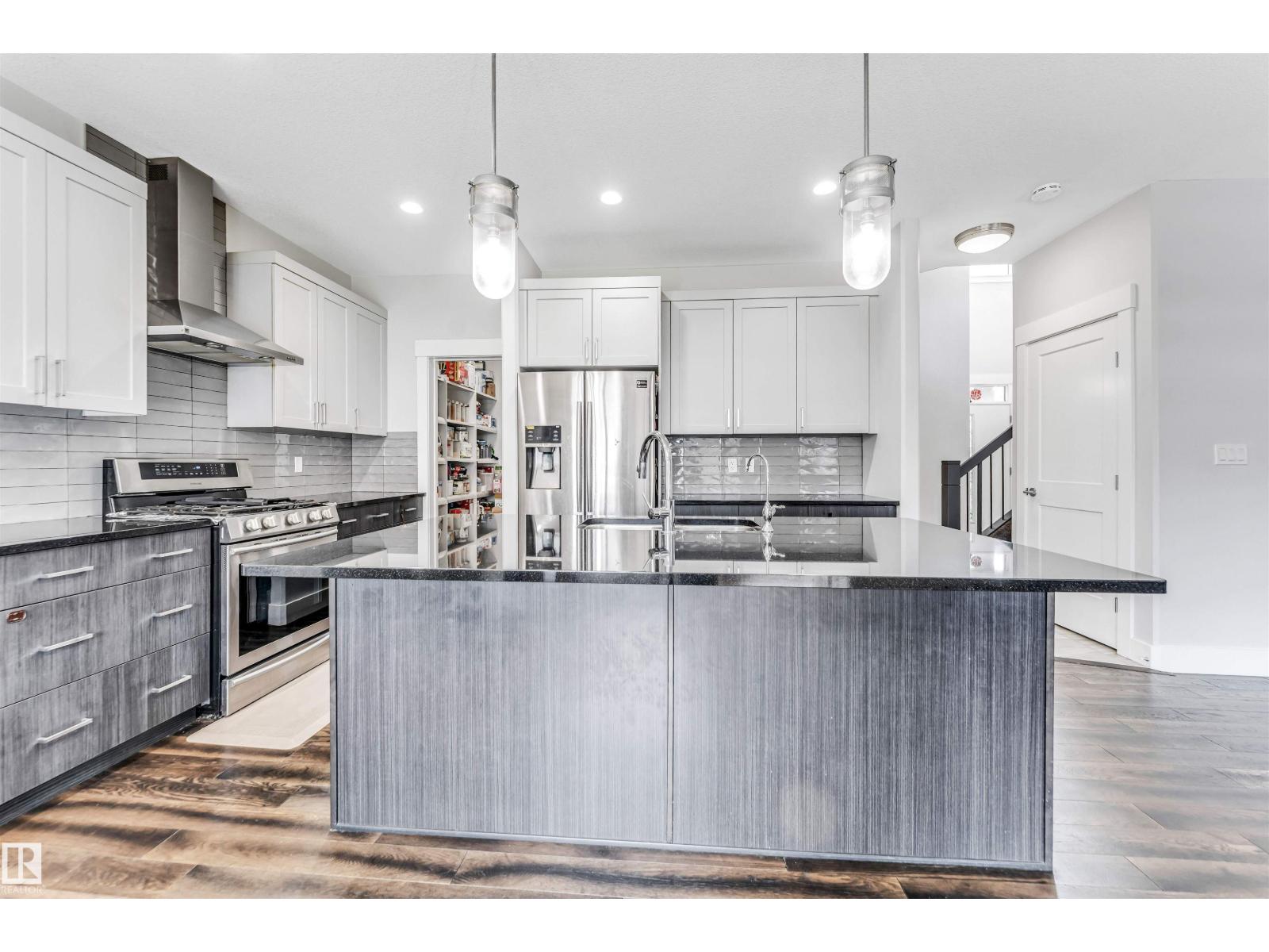 8516 216 ST NW - 12