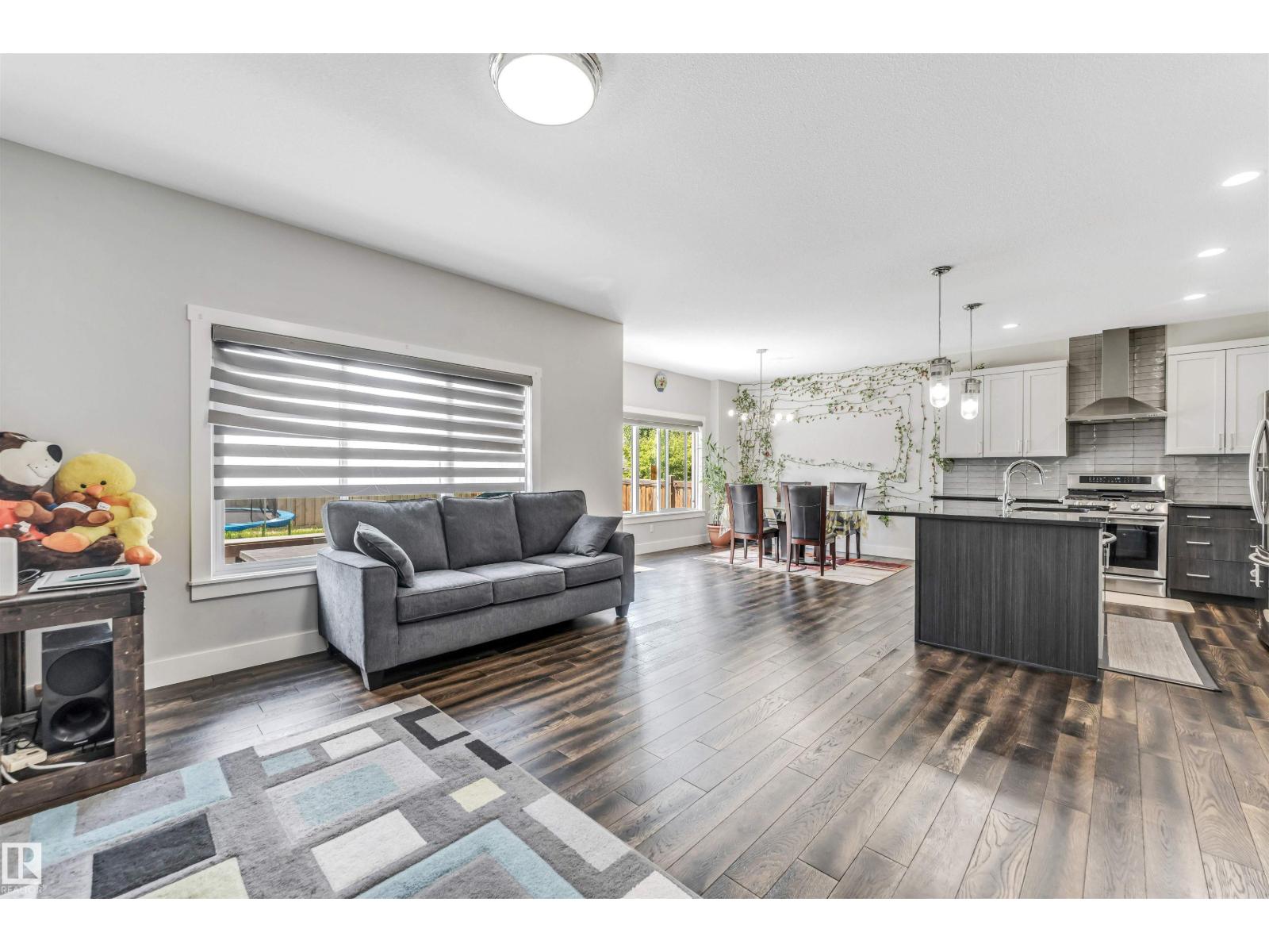8516 216 ST NW - 4