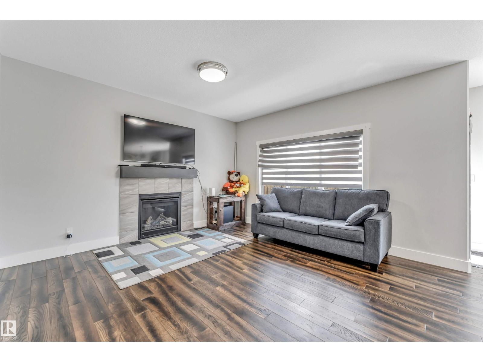 8516 216 ST NW - 6