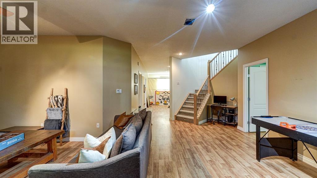 106 Derochie Drive W — photo 29