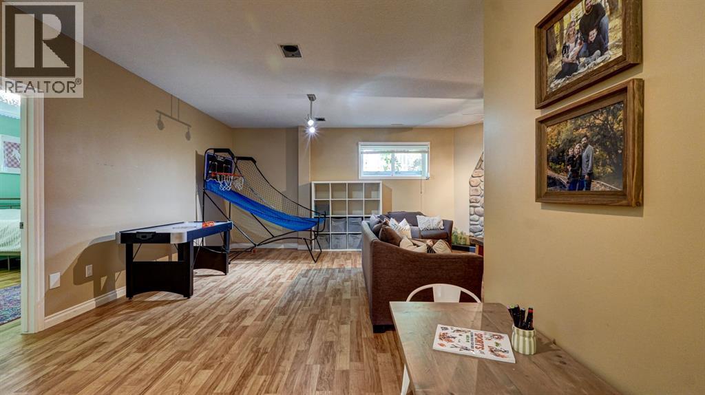 106 Derochie Drive W — photo 32