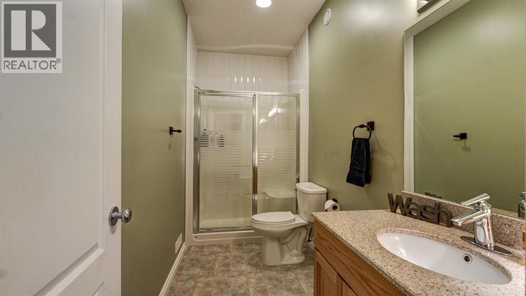 106 Derochie Drive W — photo 33