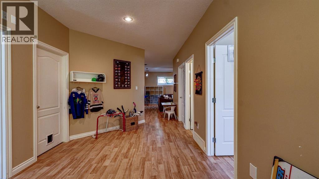 106 Derochie Drive W — photo 35