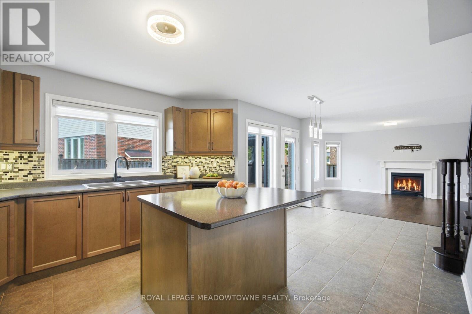 214 JOHN W. TAYLOR AVENUE W - 26