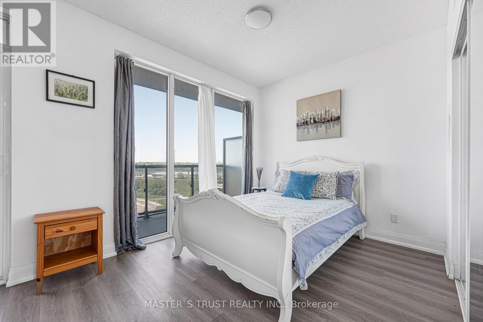 ##1109 56 ANNIE CRAIG DRIVE - 10