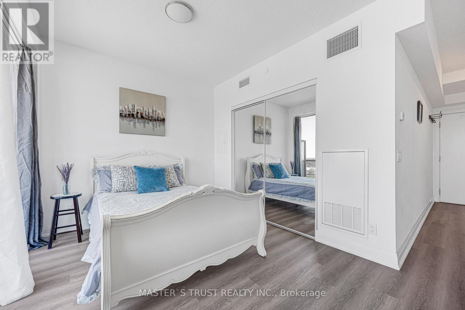 ##1109 56 ANNIE CRAIG DRIVE - 9