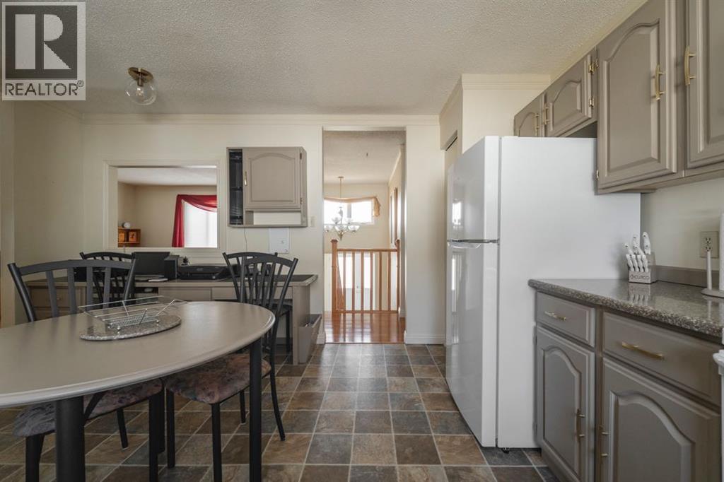 100 Caldwell Crescent — photo 11