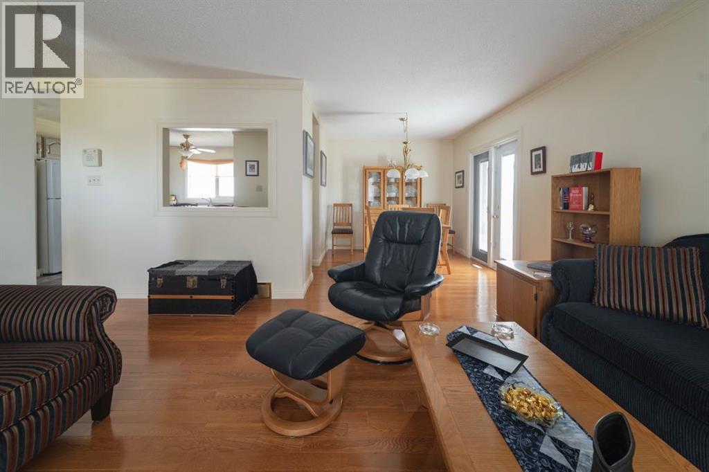 100 Caldwell Crescent — photo 14