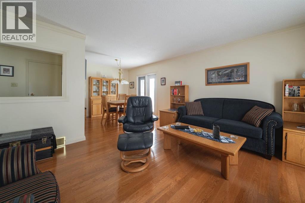 100 Caldwell Crescent — photo 16