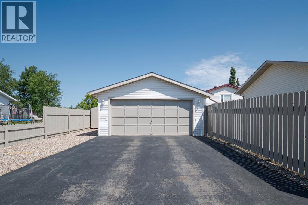 100 Caldwell Crescent - photo 2