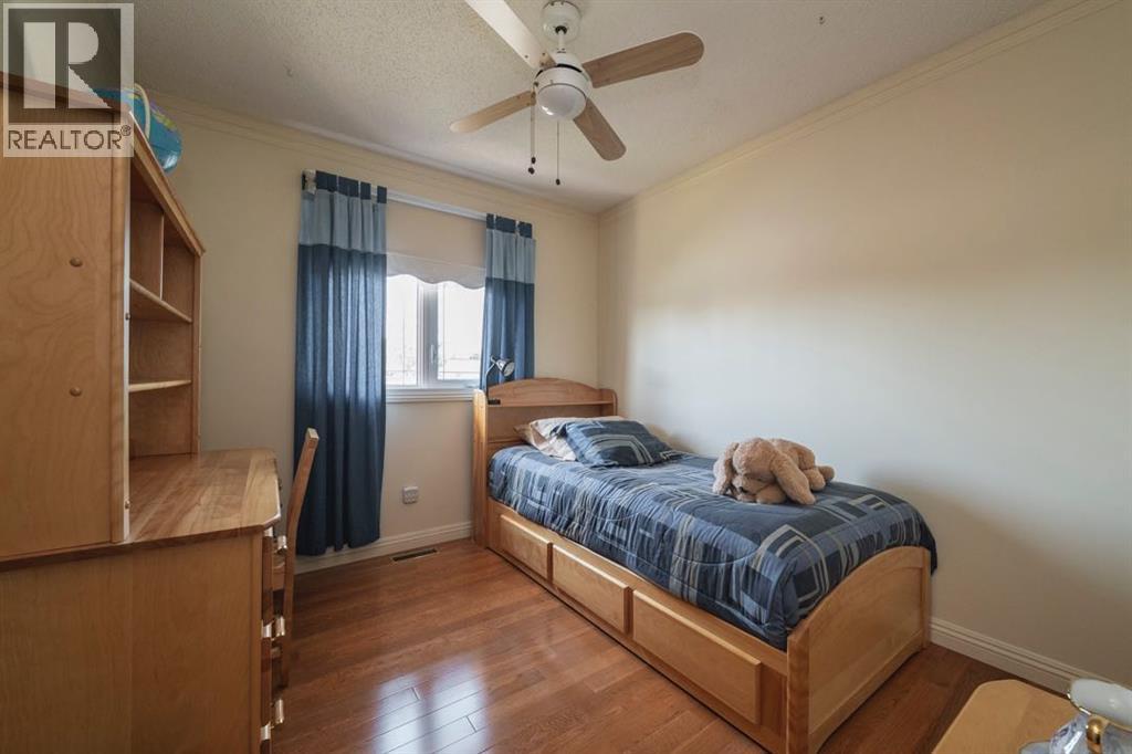 100 Caldwell Crescent — photo 23