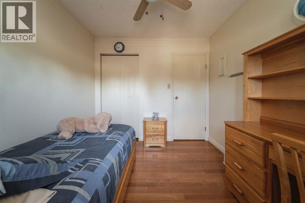 100 Caldwell Crescent — photo 25