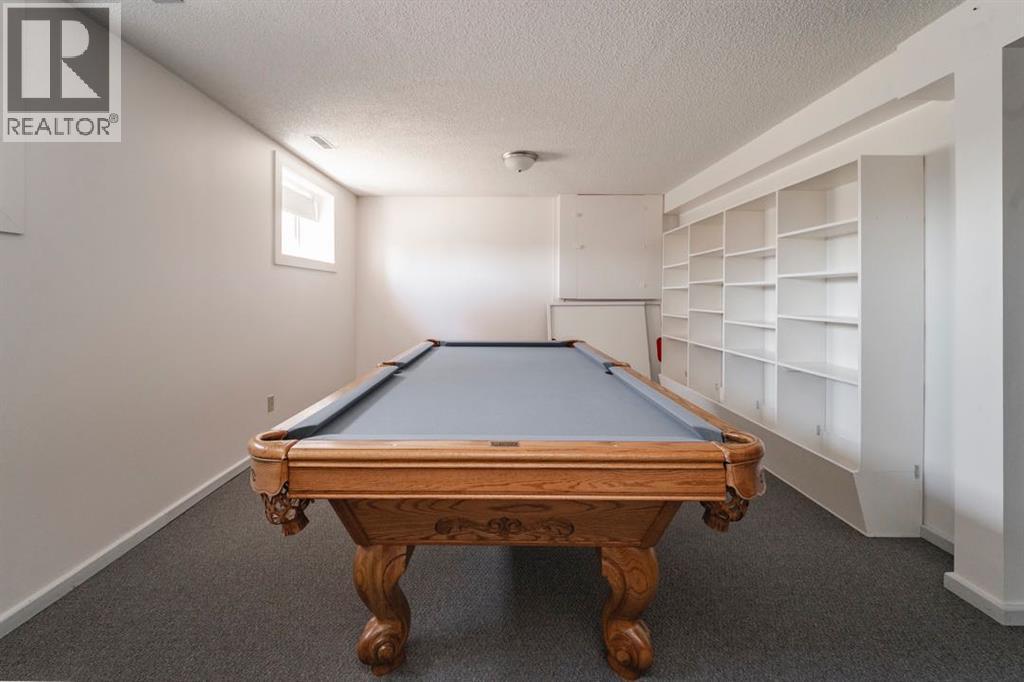 100 Caldwell Crescent — photo 33