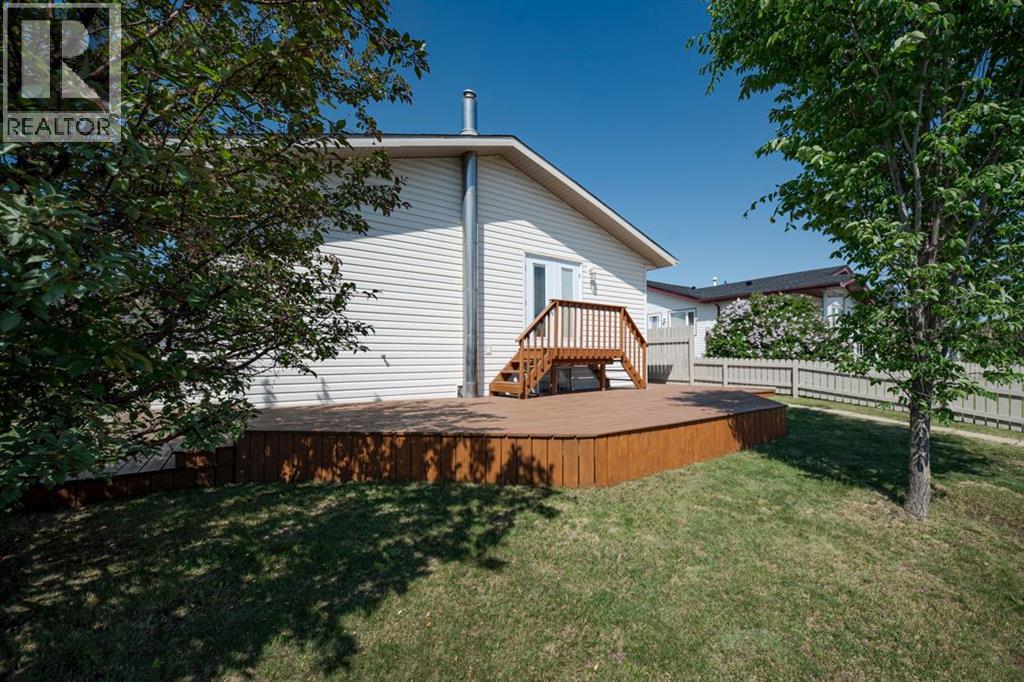 100 Caldwell Crescent — photo 41