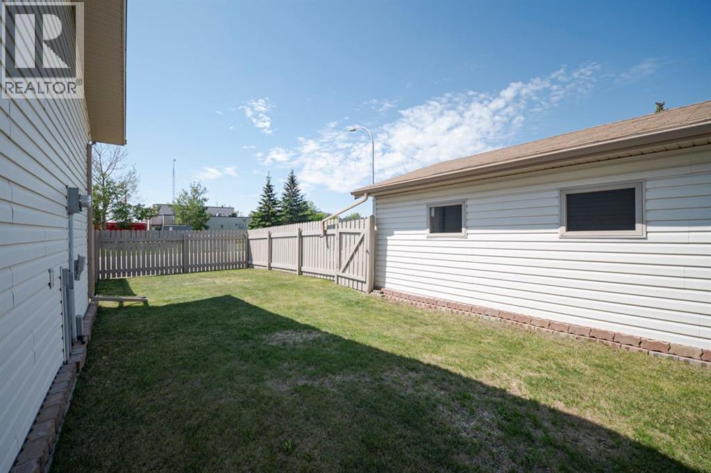 100 Caldwell Crescent — photo 44