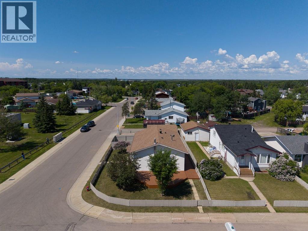 100 Caldwell Crescent — photo 49
