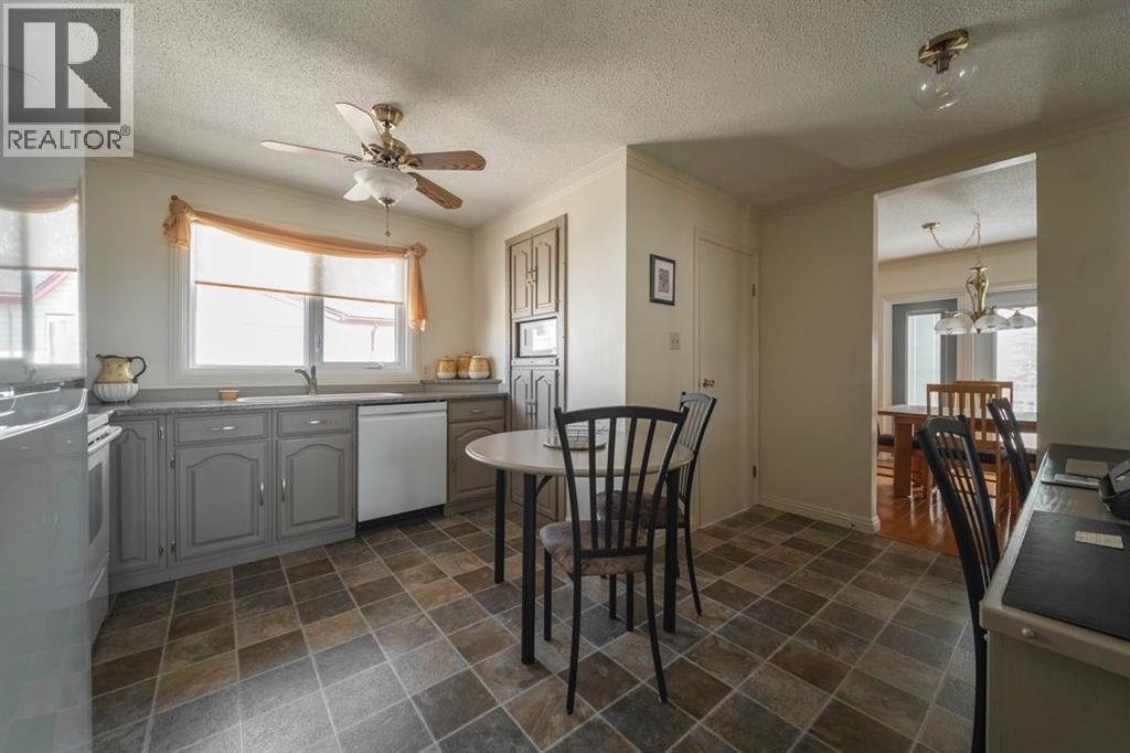 100 Caldwell Crescent — photo 8