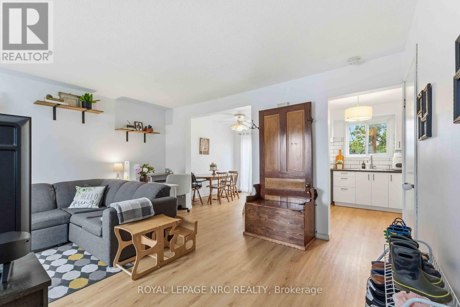 27 CANTERBURY DRIVE - 3