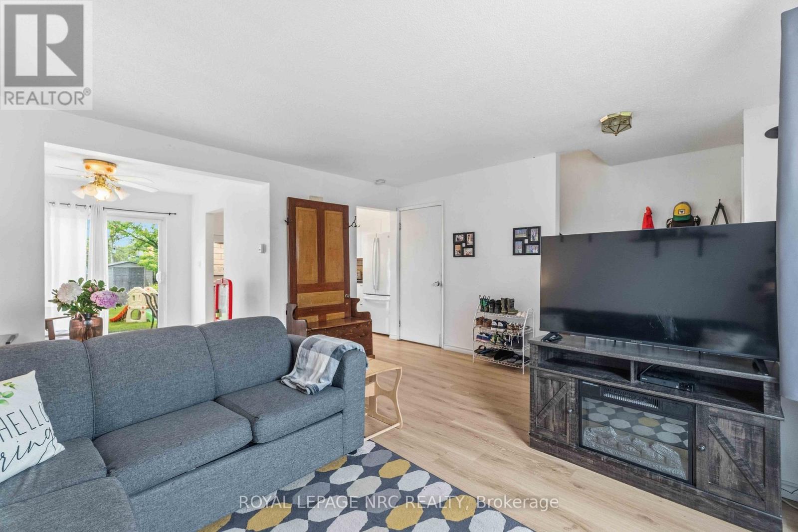 27 CANTERBURY DRIVE - 4