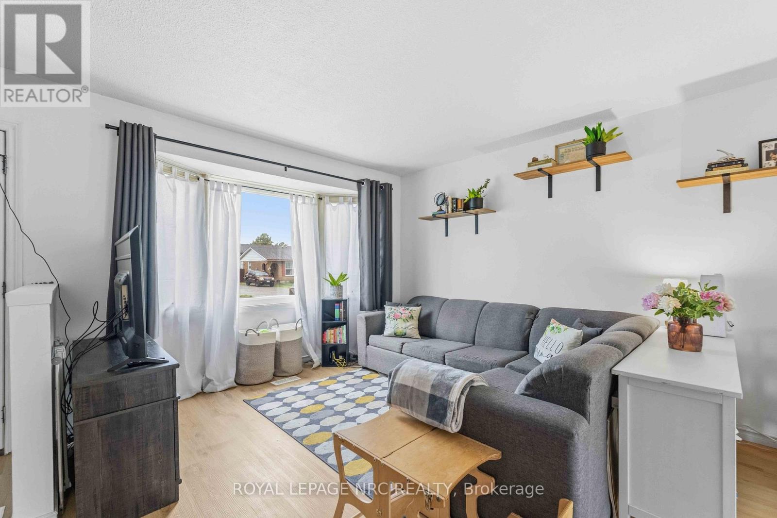 27 CANTERBURY DRIVE - 5