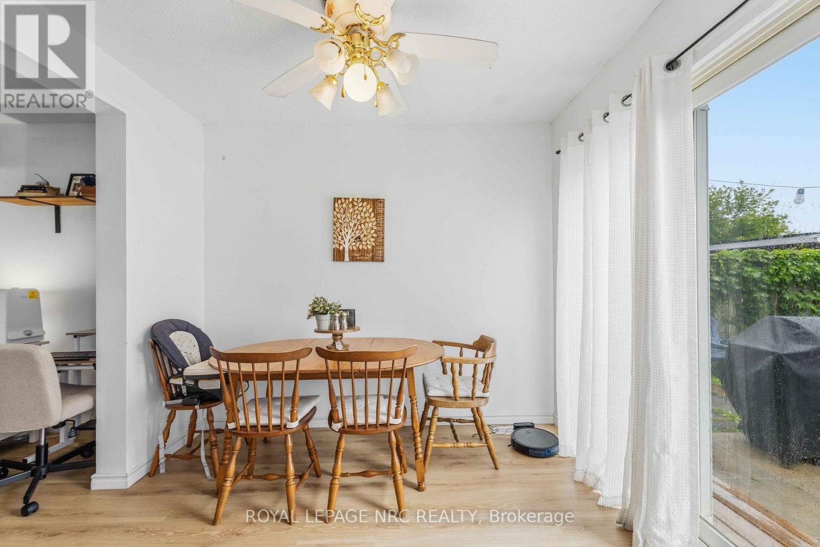 27 CANTERBURY DRIVE - 8