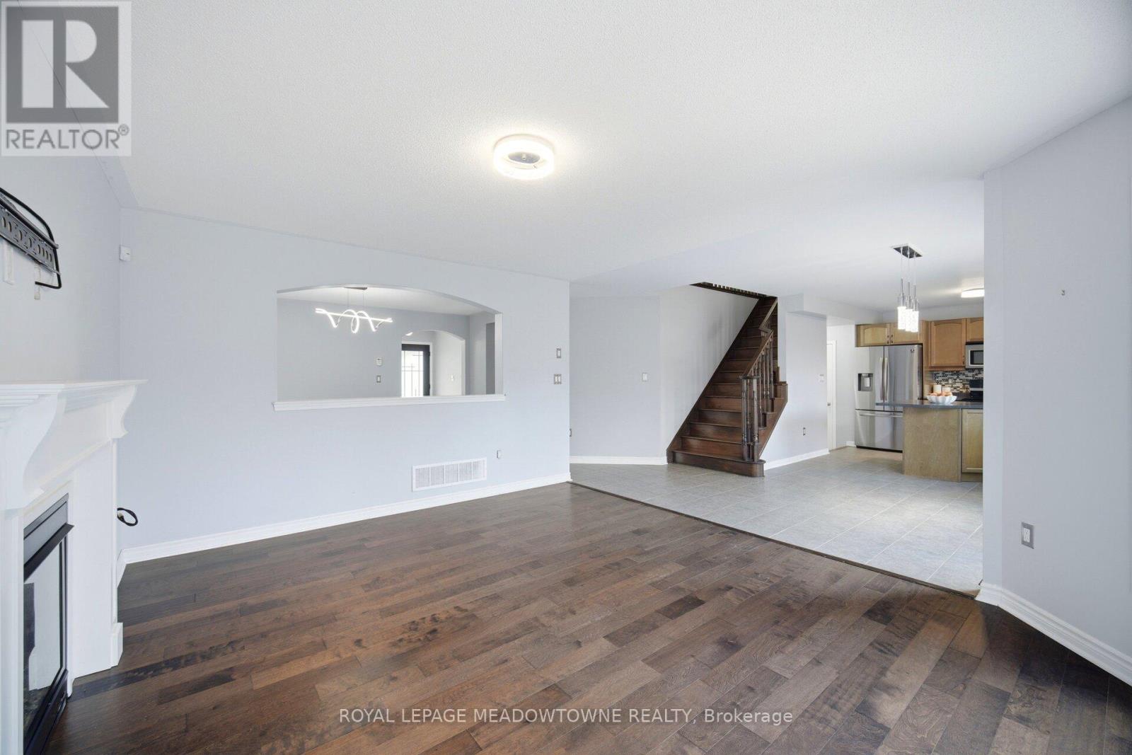 214 JOHN W. TAYLOR AVENUE W - 19