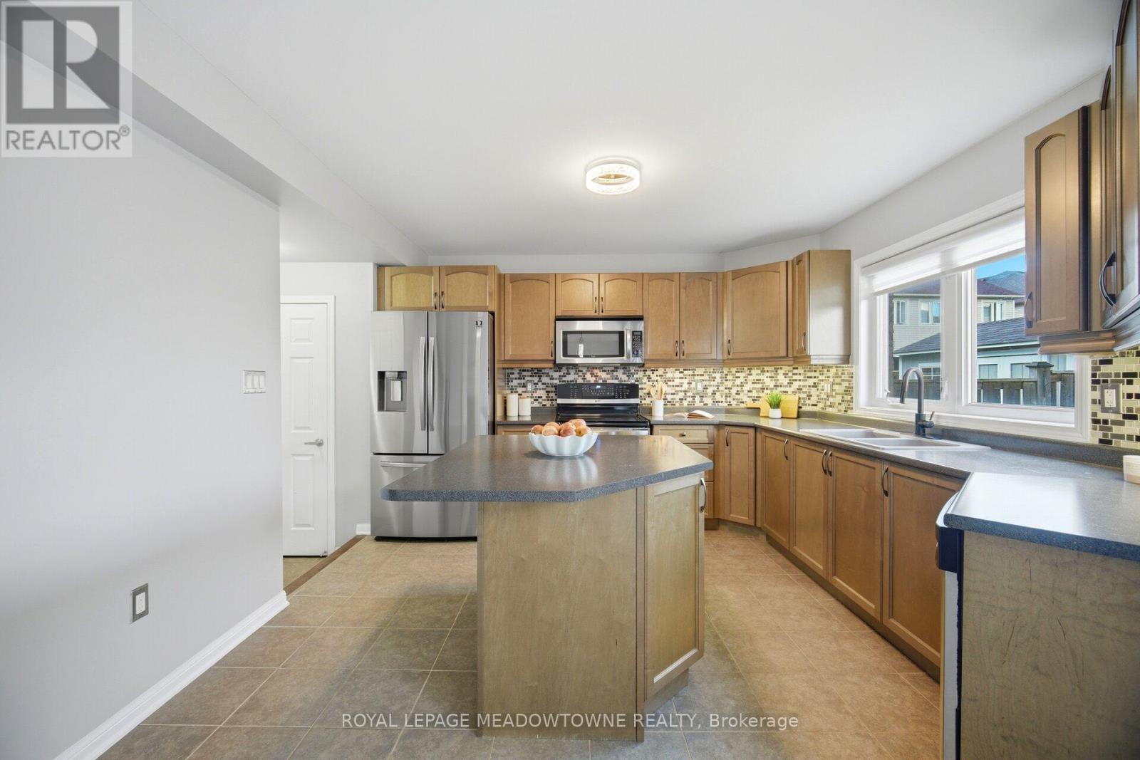214 JOHN W. TAYLOR AVENUE W - 25
