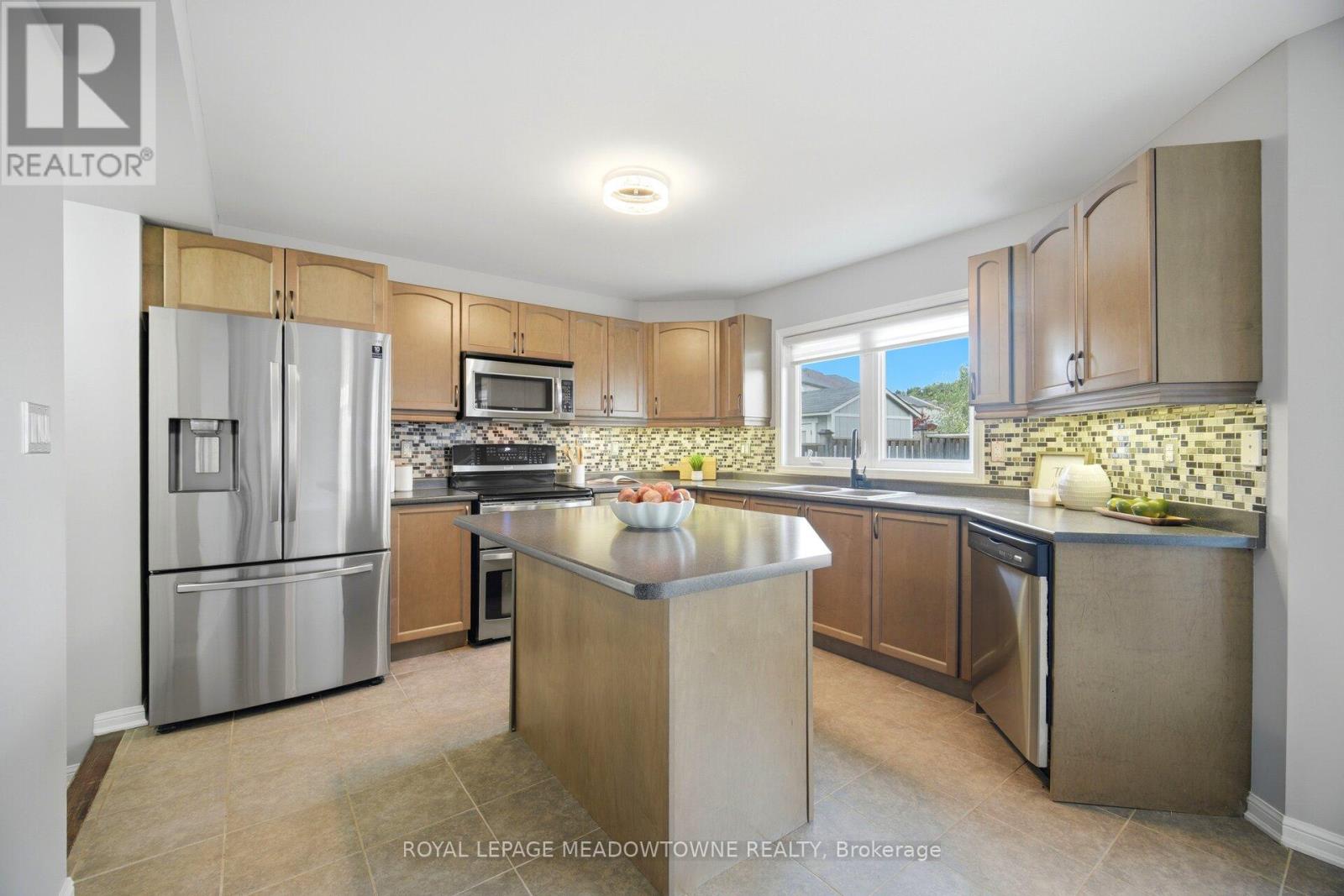 214 JOHN W. TAYLOR AVENUE W - 23