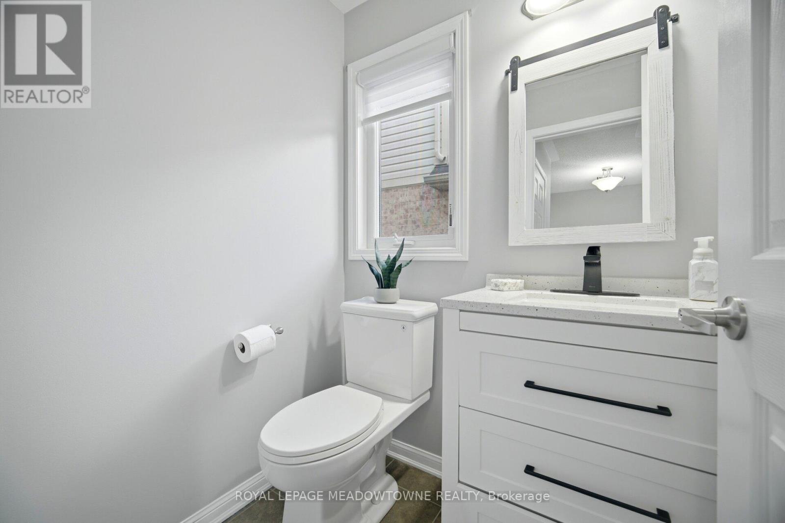 214 JOHN W. TAYLOR AVENUE W - 7