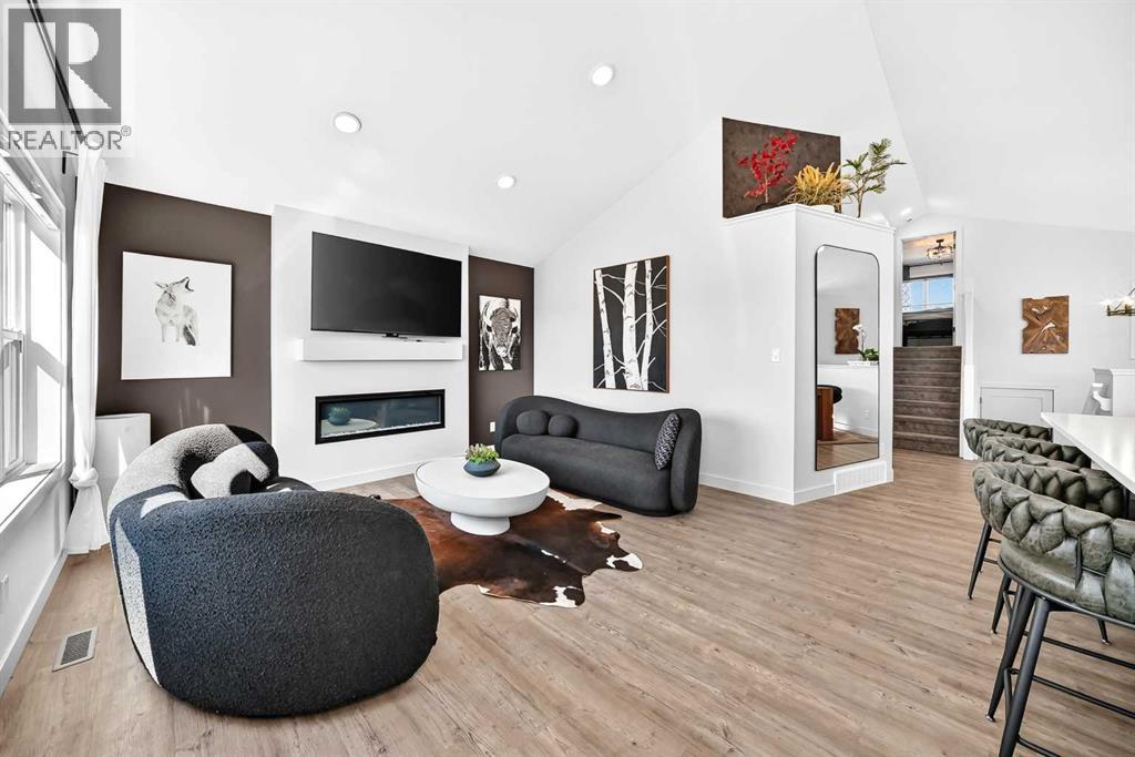 14 Ian Way — photo 12