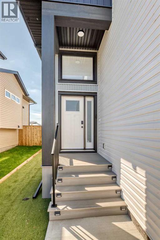 14 Ian Way - photo 2