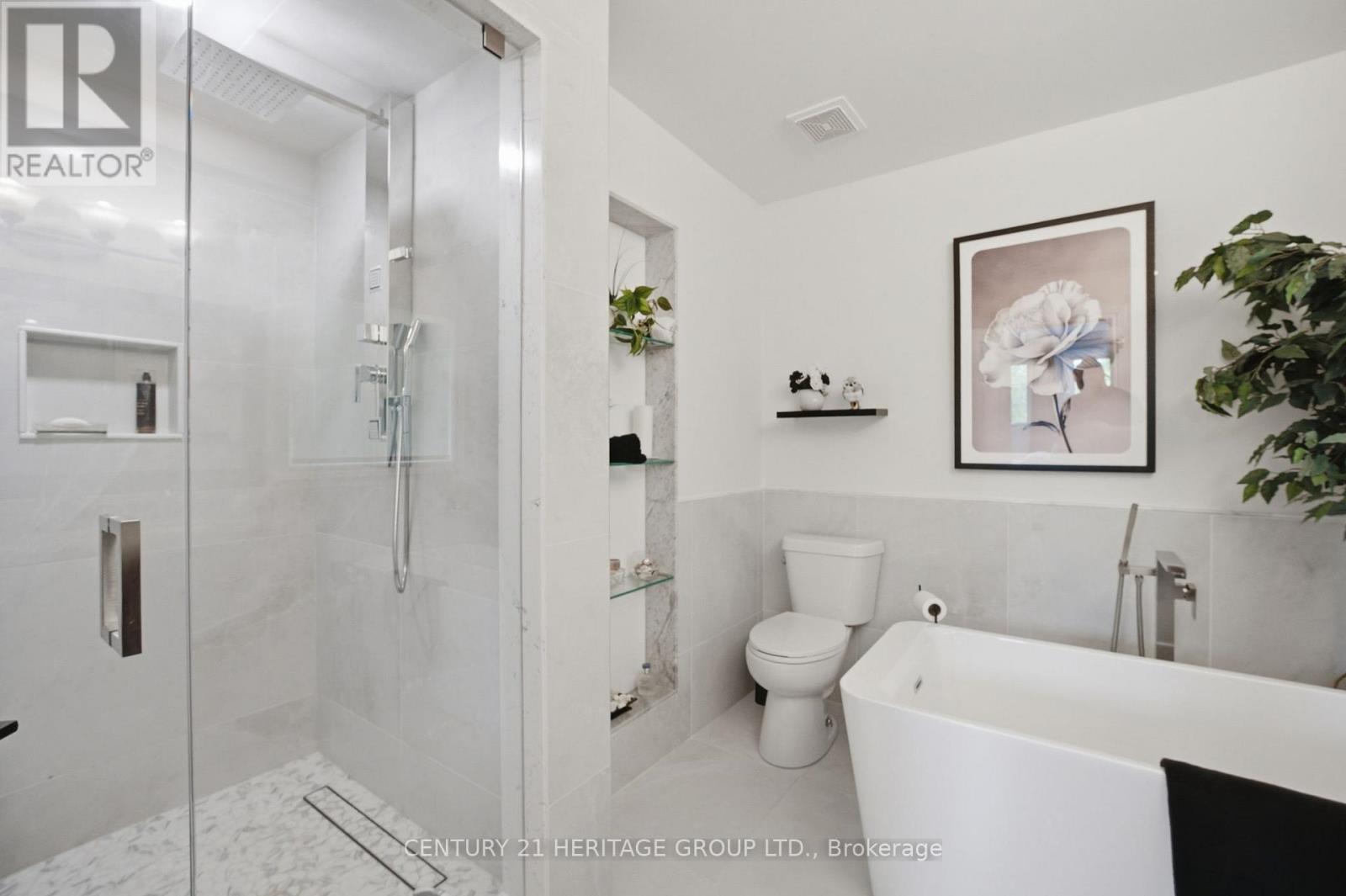 28 TAYWOOD COURT - 25