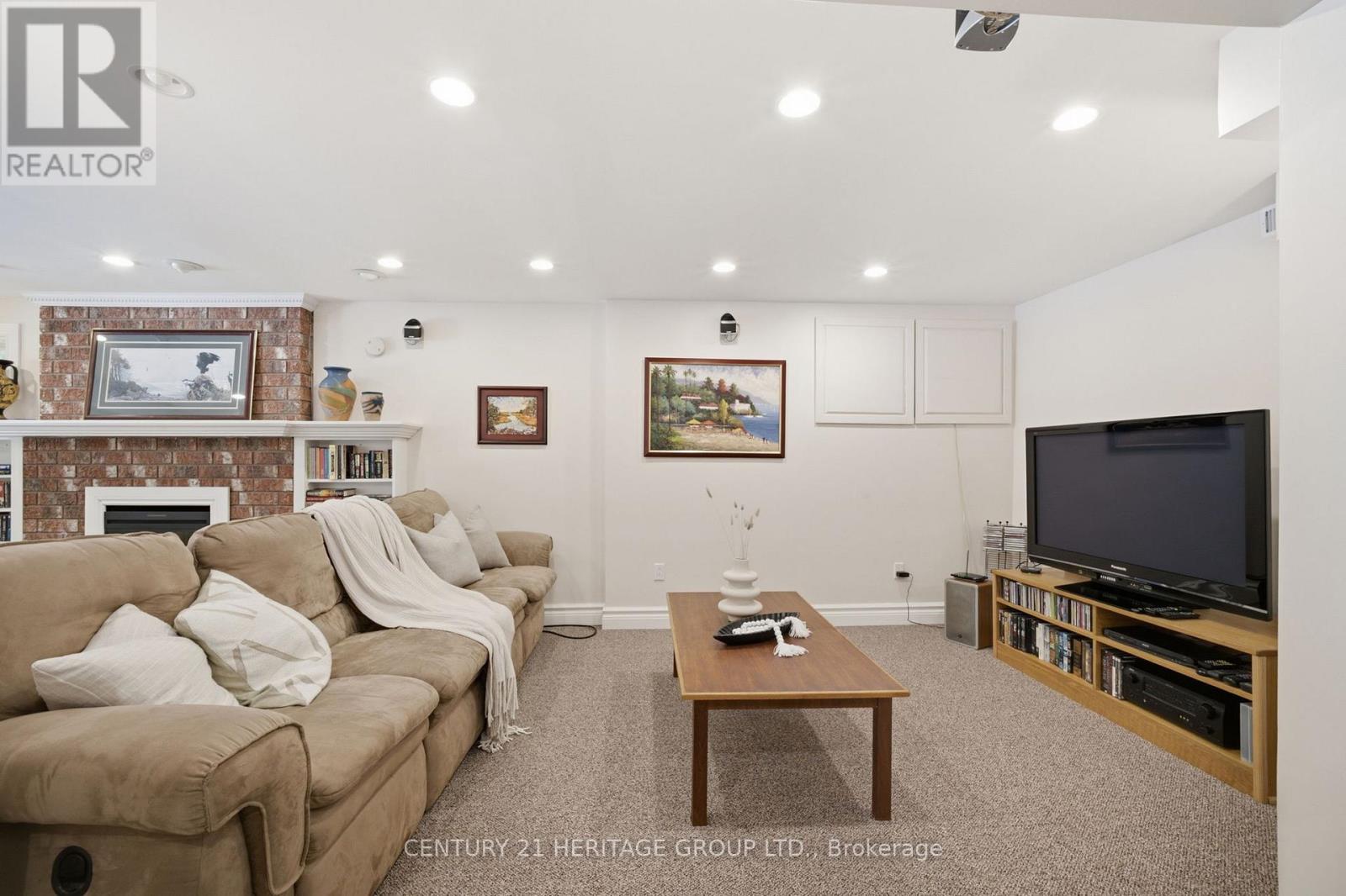 28 TAYWOOD COURT - 33