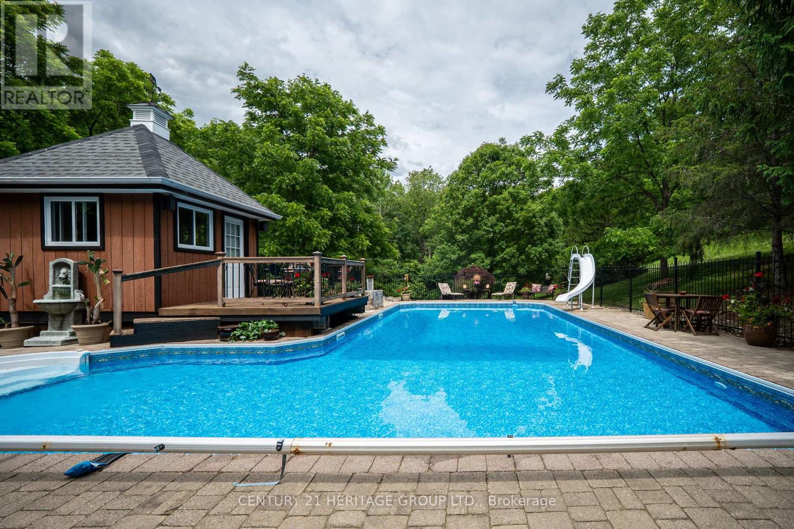 28 TAYWOOD COURT - 40