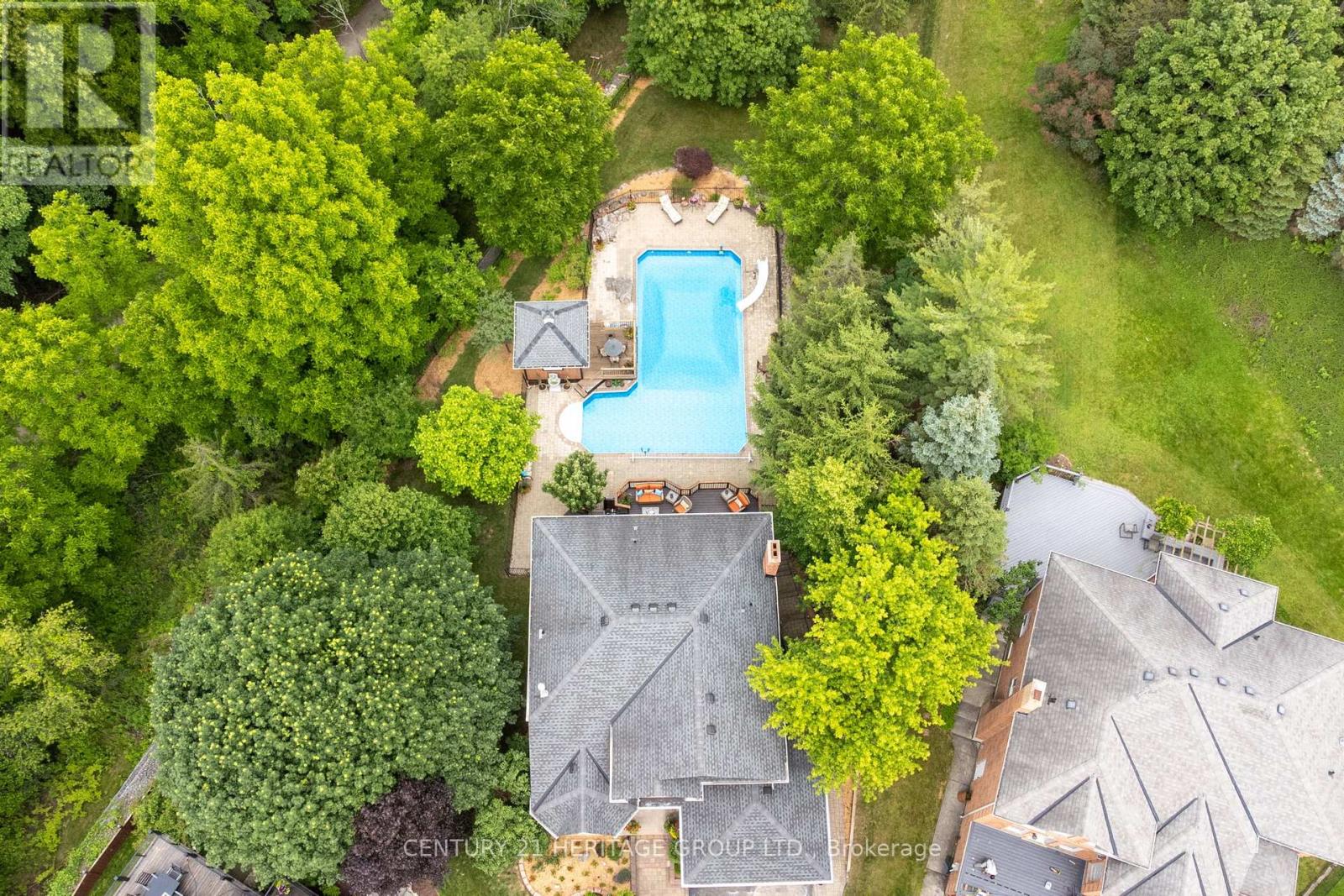 28 TAYWOOD COURT - 44