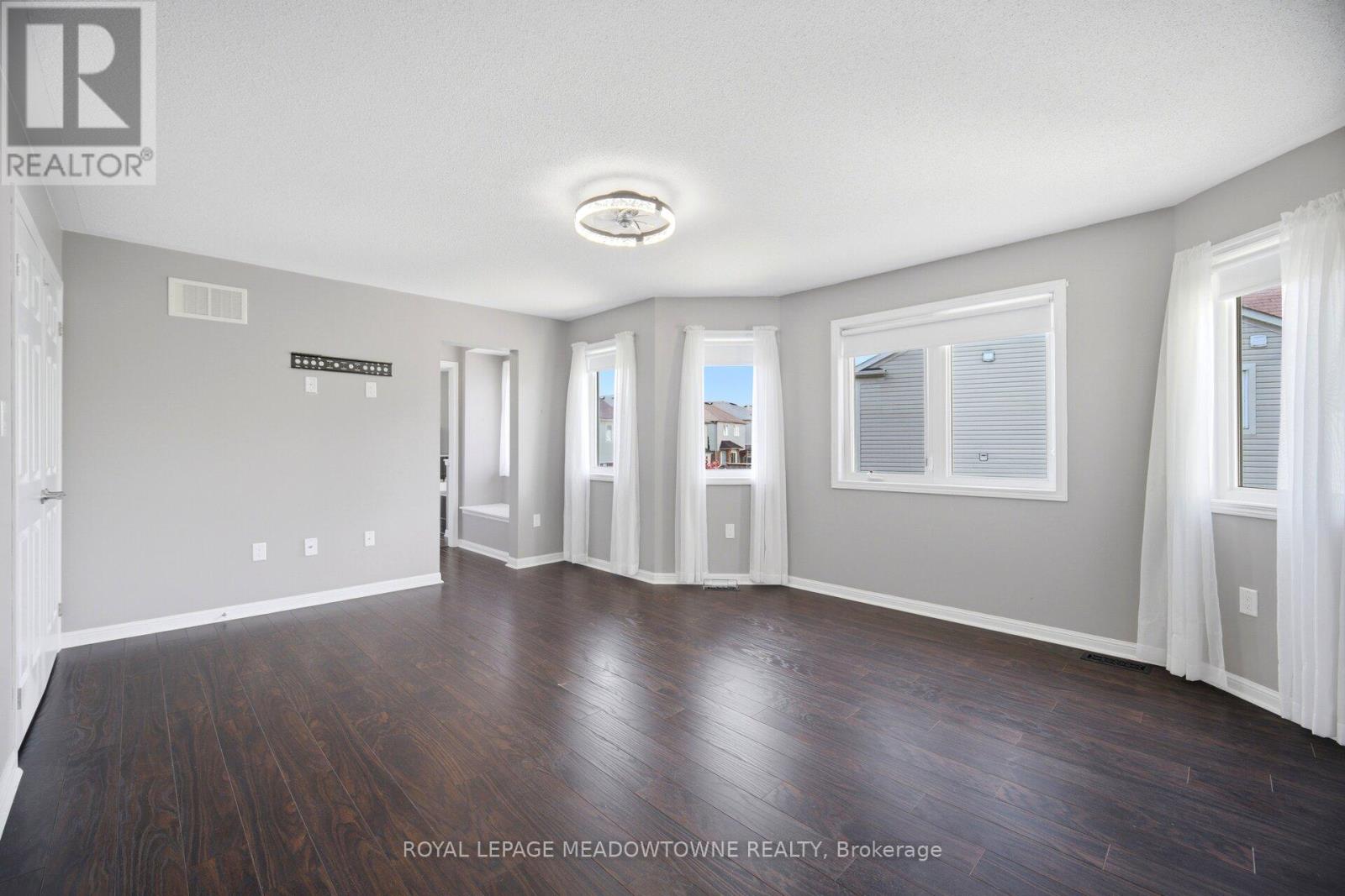 214 JOHN W. TAYLOR AVENUE W - 32