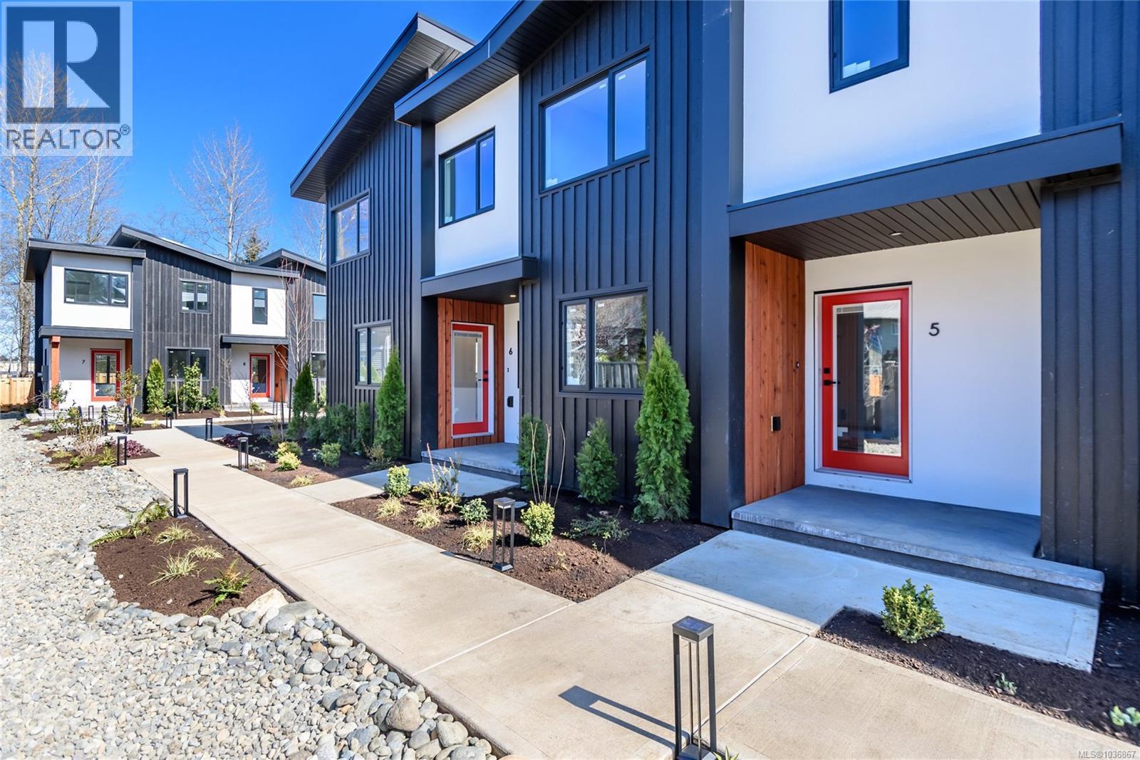 #5 1590 Piercy Ave - 3