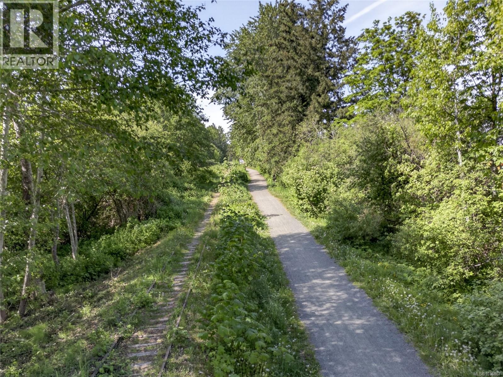 #5 1590 Piercy Ave - 39