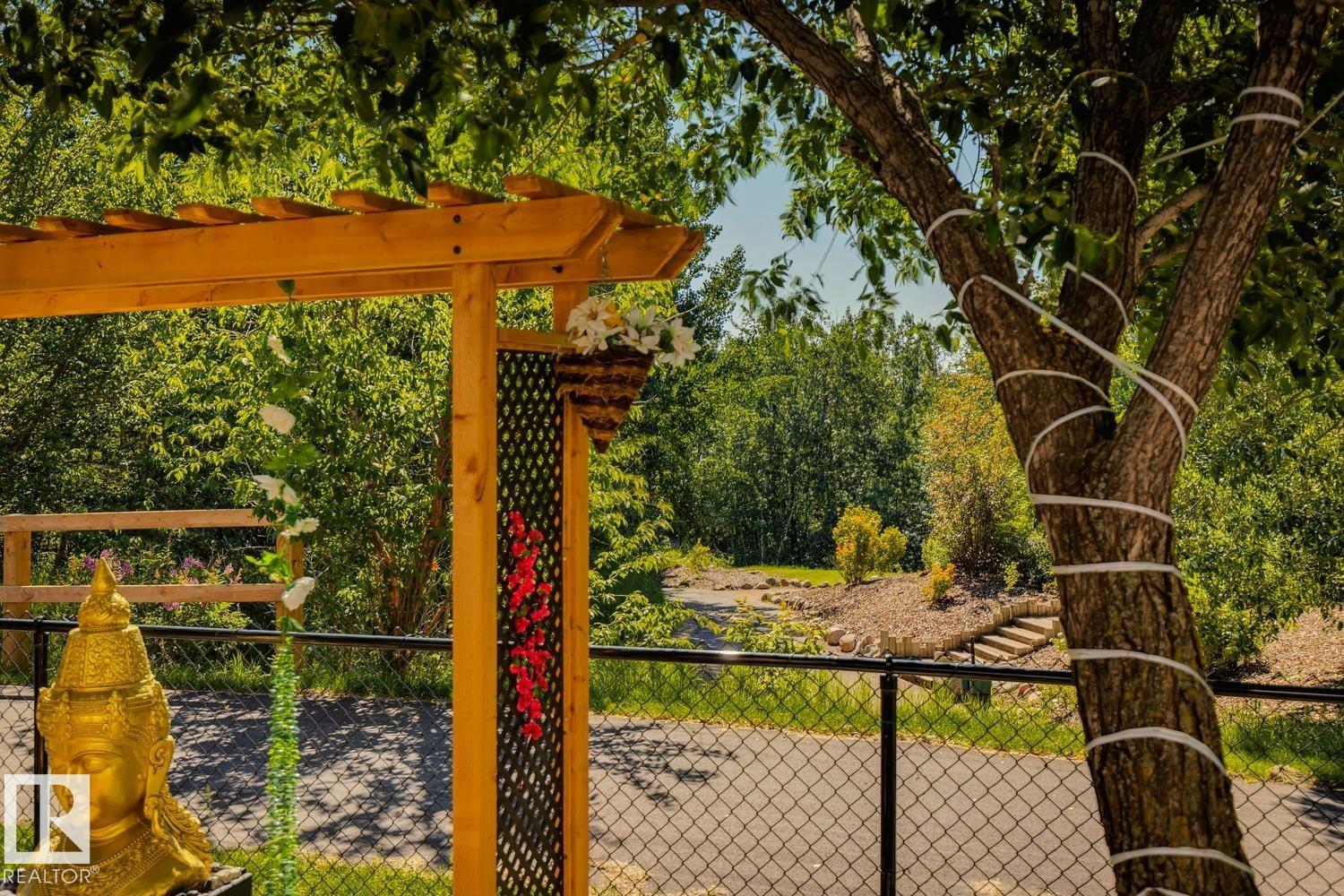 1395 155 ST SW - 52