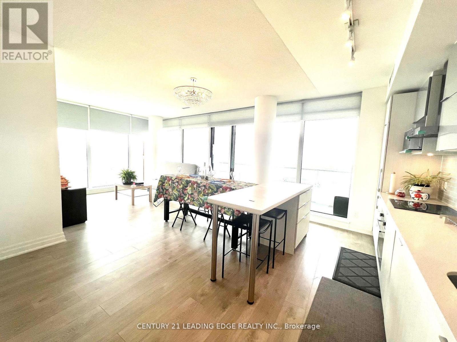 #1215 10 ROUGE VALLEY DRIVE W - 13