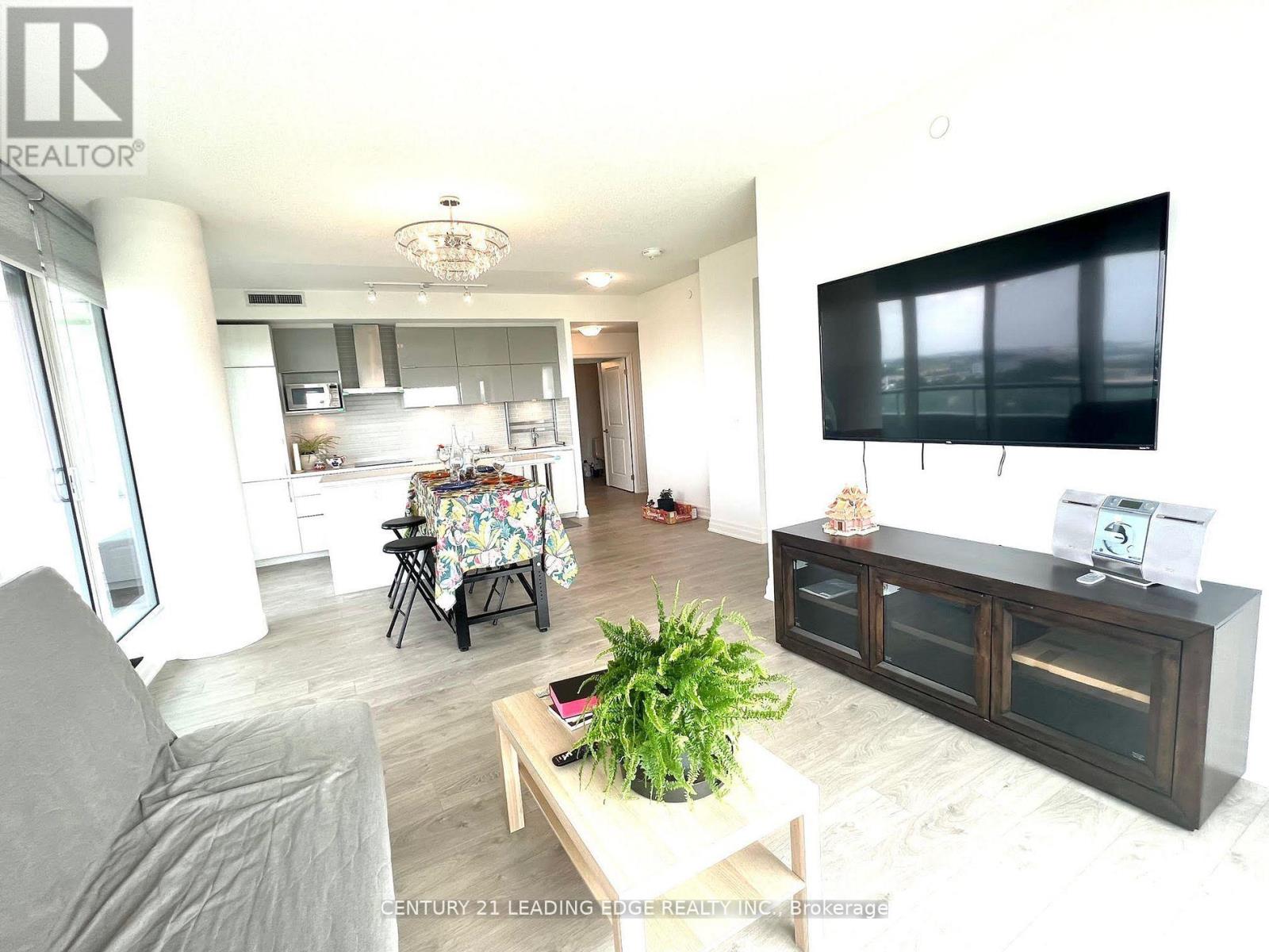 #1215 10 ROUGE VALLEY DRIVE W - 16