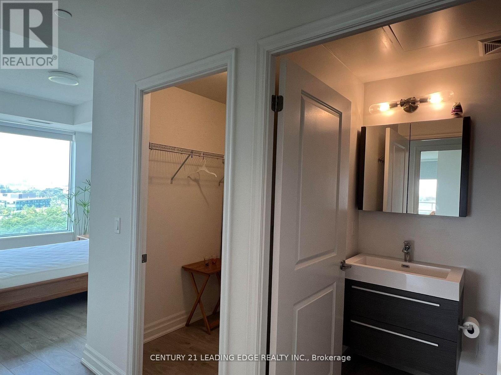 #1215 10 ROUGE VALLEY DRIVE W - 17