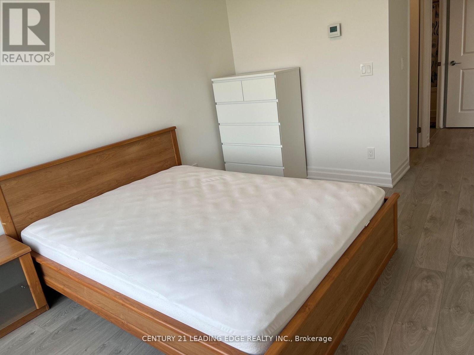 #1215 10 ROUGE VALLEY DRIVE W - 22