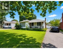 8 MUNRO STREET