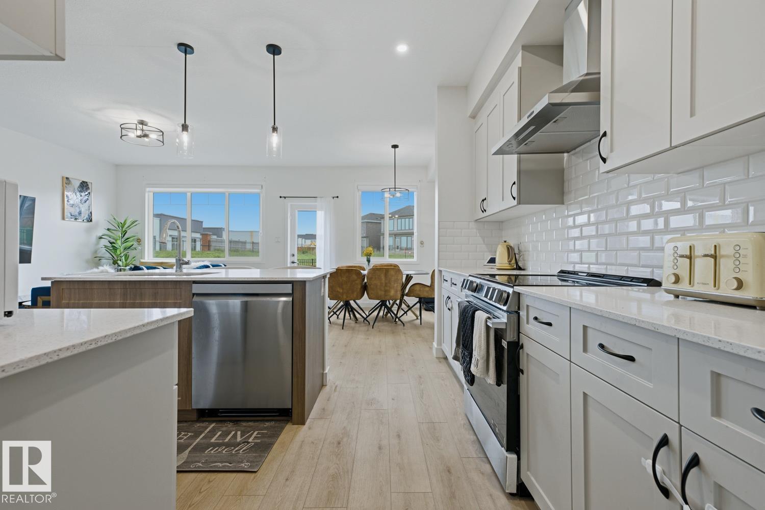 22916 82 Ave NW - 11