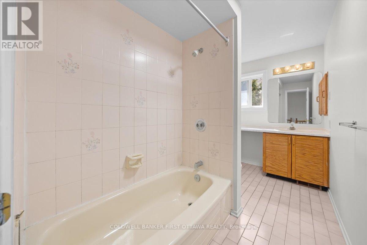 1841 THISTLELEAF CRESCENT - 25