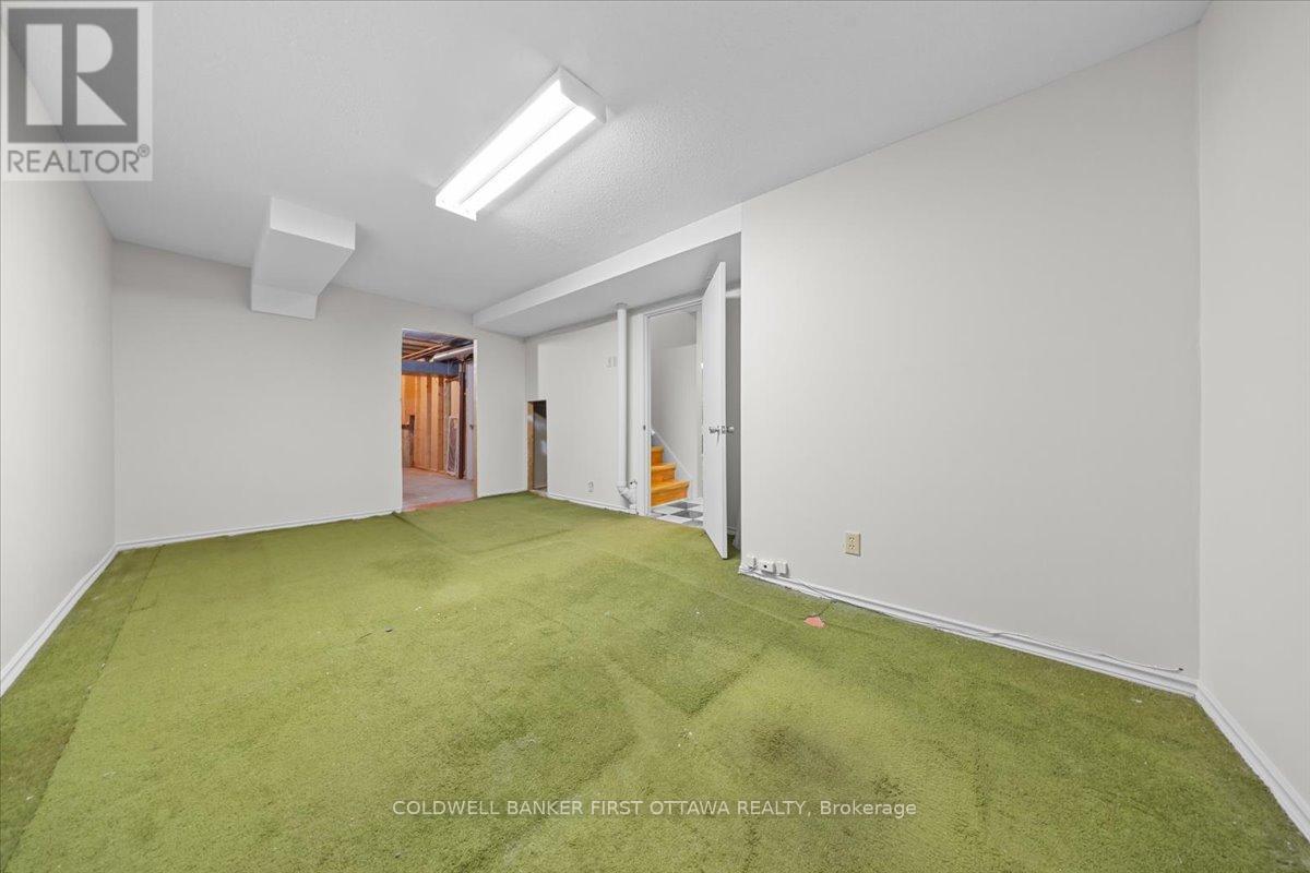 1841 THISTLELEAF CRESCENT - 32