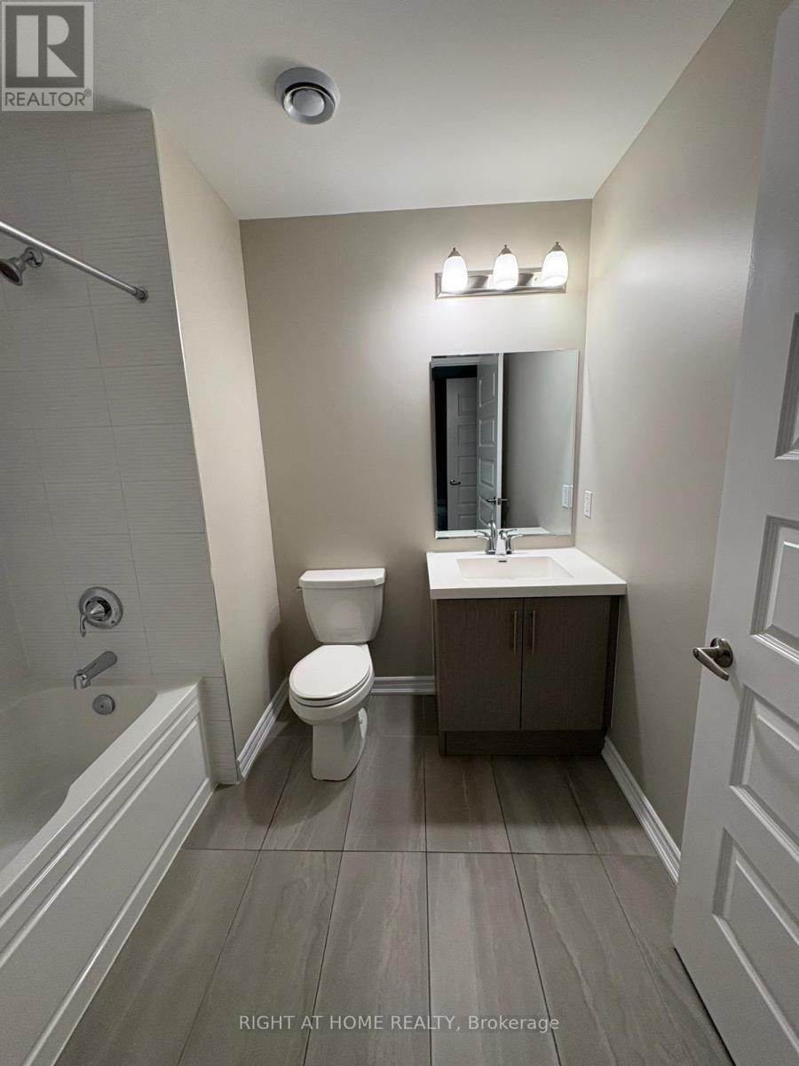#405 128 GROVEWOOD COMMON - 14