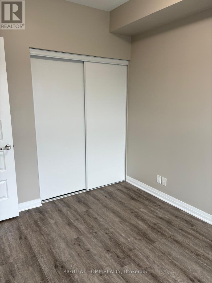 #405 128 GROVEWOOD COMMON - 18