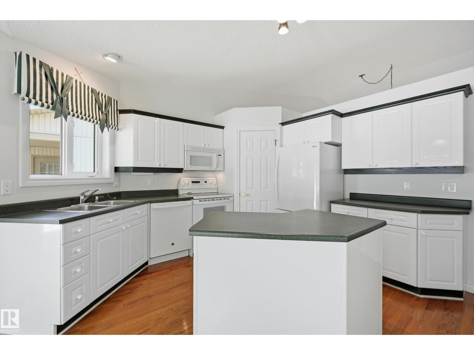 #21 925 PICARD DR NW - 14